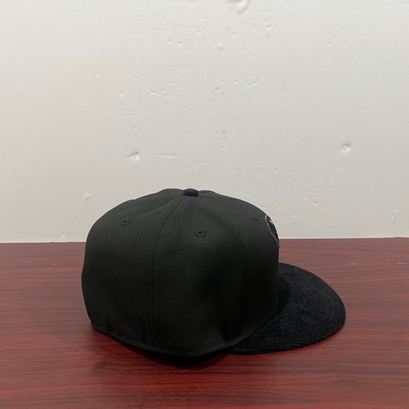 New Era, 59Fifty Fitted Hat, Arizona Diamondbacks, Corduroy Blackout - Picture 3 of 11